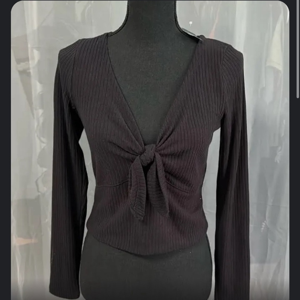 Abercrombie & Fitch black knit long sleeved shirt